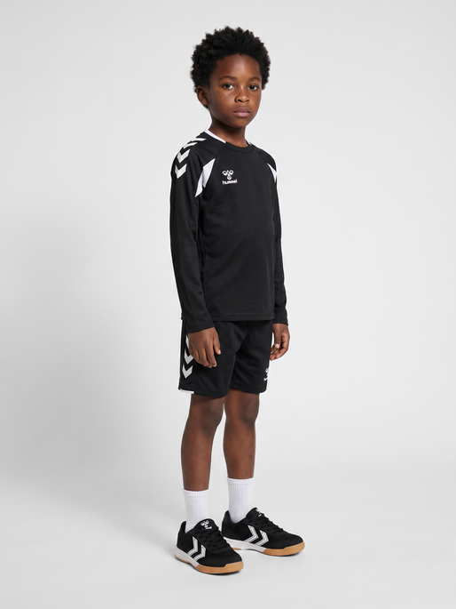 hmlCORE 2.0 TRAINING SHORTS KIDS, BLACK/WHITE, model