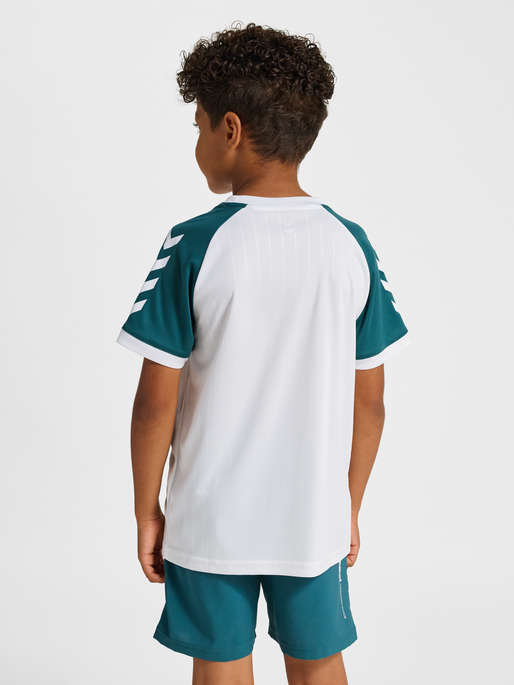 hmlJR STRIPE T-SHIRT S/S, WHITE, model