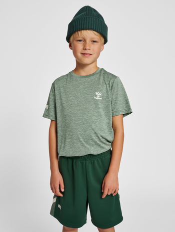 hmlMISTRAL T-SHIRT S/S, LAUREL WREATH, model