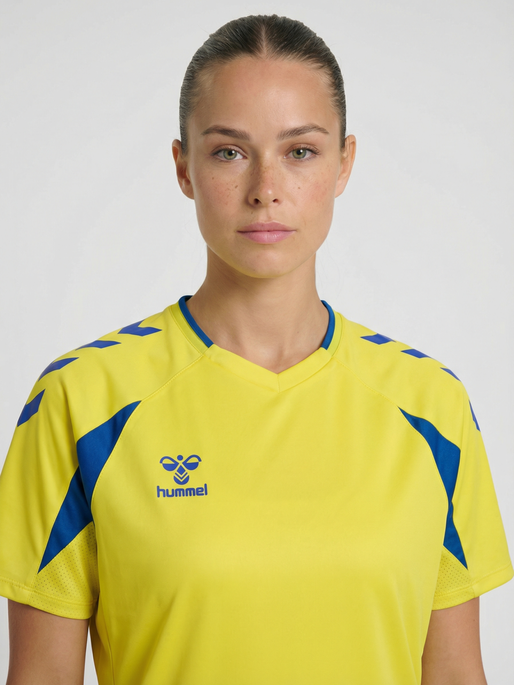 hmlCORE 2.0 JERSEY S/S WOMAN, BLAZING YELLOW/TRUE BLUE, model