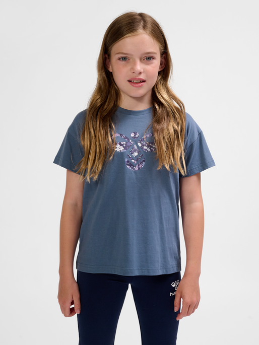hmlLIBI T-SHIRT, BERING SEA, model