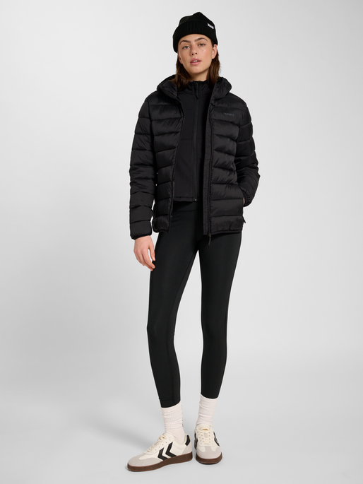 hmlLIGHTWEIGHT W PUFFER JACKET, BLACK, model