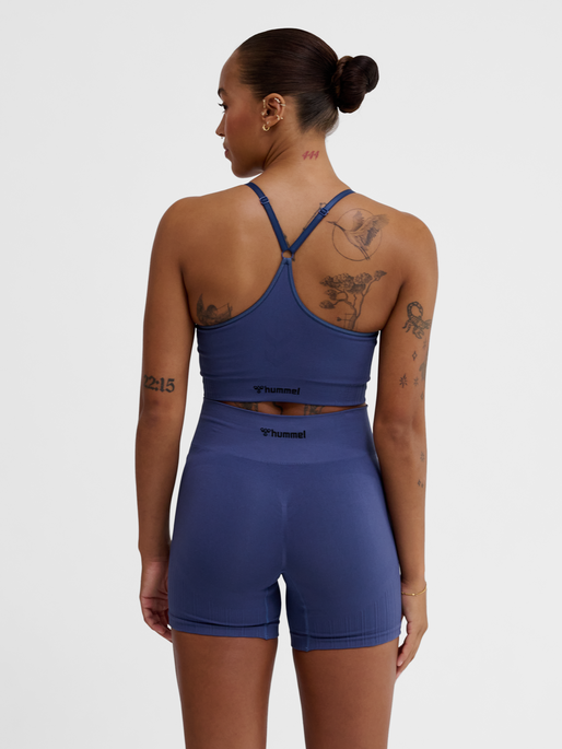 hmlMT DEFINE SEAMLESS PADDED BRA, BLUE INDIGO, model