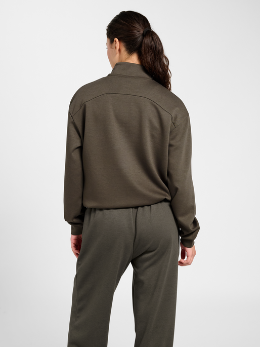 hmlYOGA SOFT HALFZIP W JACKET, MAJOR BROWN, model