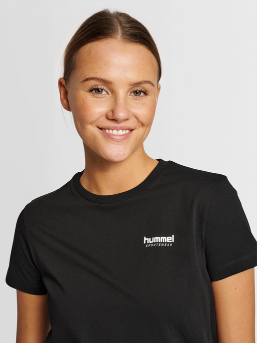 hmlLGC KRISTY SHORT T-SHIRT, BLACK, model