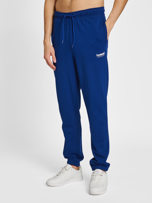 hmlLGC GABE SWEATPANTS, 7424, model