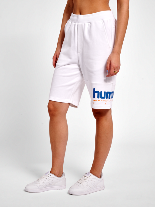 hmlLGC MANFRED SHORTS, WHITE, model