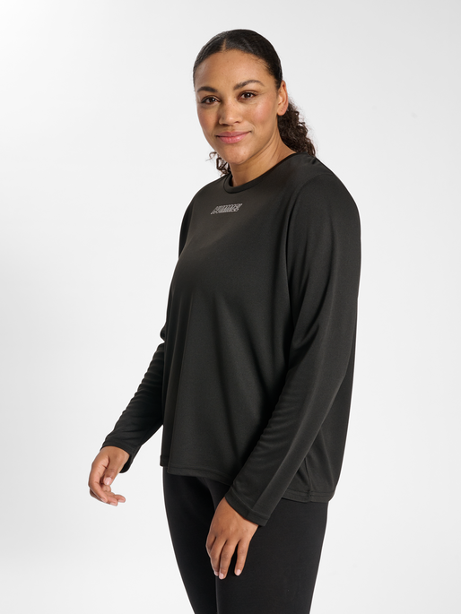 hmlTE CURVY T-SHIRT L/S PLUS, BLACK, model