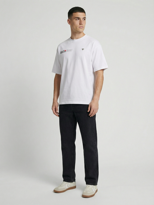 hmlGREENLAND T-SHIRT S/S, WHITE, model