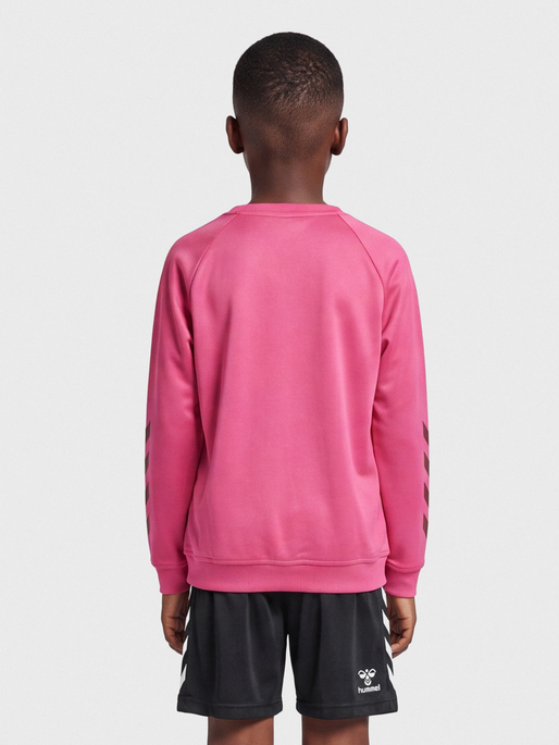 hmlPROMO KIDS POLY SWEATSHIRT, RASPBERRY SORBET, model