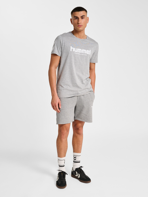 hmlLEGACY 2.0 T-SHIRT S/S, GREY MELANGE, model