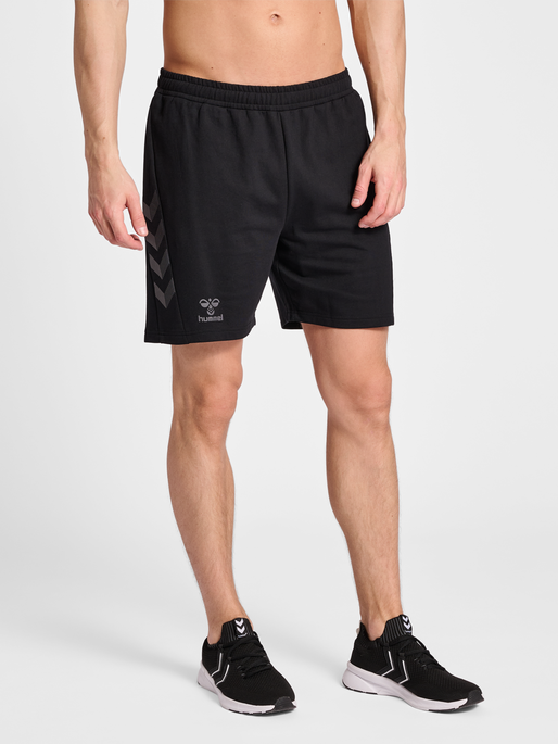 hmlOFFGRID COTTON SHORTS, JET BLACK/FORGED IRON, model