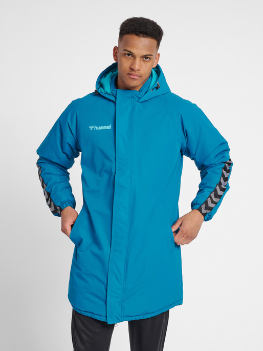 hmlAUTHENTIC BENCH JACKET, CELESTIAL, model
