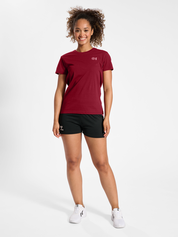 hmlCOURT COTTON T-SHIRT S/S WOMAN, RHUBARB, model