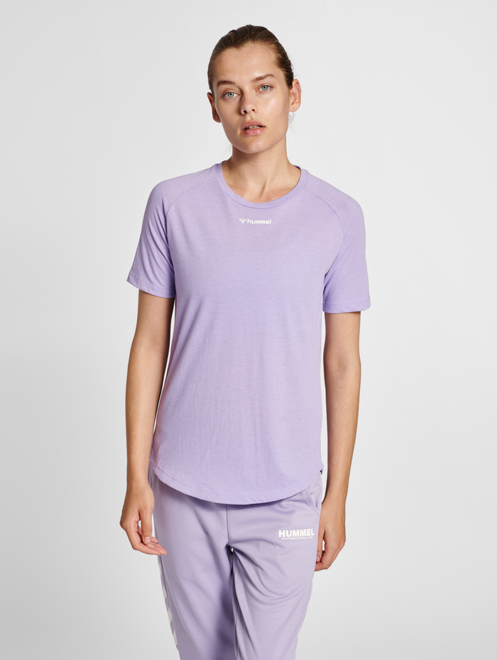 hmlMT VANJA T-SHIRT, LAVENDER, model