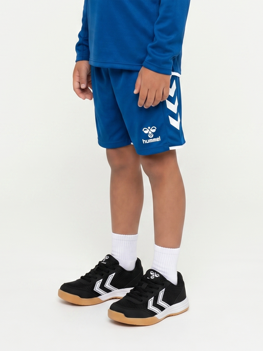 hmlCORE 2.0 SHORTS KIDS, TRUE BLUE/WHITE, model