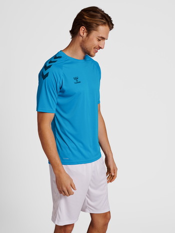 hmlCORE XK CORE POLY T-SHIRT S/S, BLUE DANUBE, model
