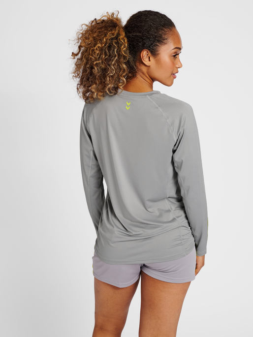 hmlGG12 TRAINING TEE L/S WOMAN, 1100, model