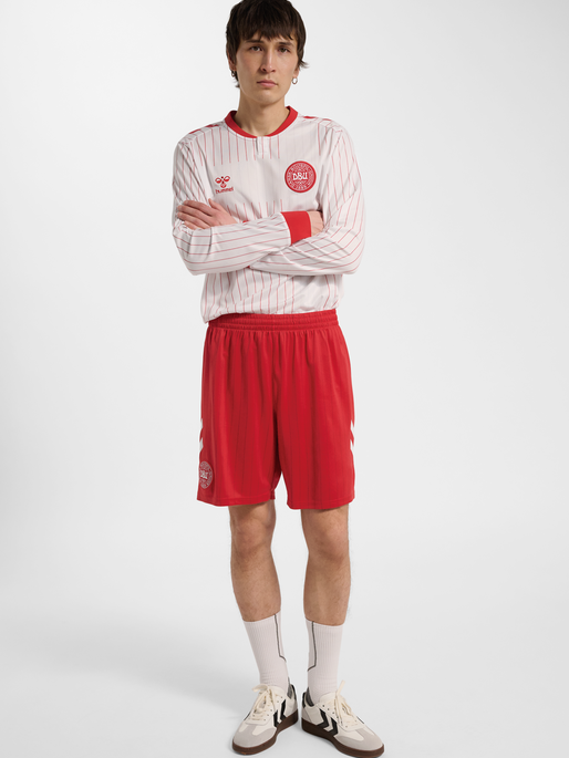 DBU 26 AWAY SHORTS, TANGO RED, model