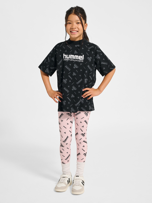 hmlJR DANCE T-SHIRT S/S, BLACK/EBONY, model