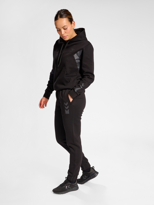 hmlACTIVE SWEATPANTS WOMAN, BLACK, model