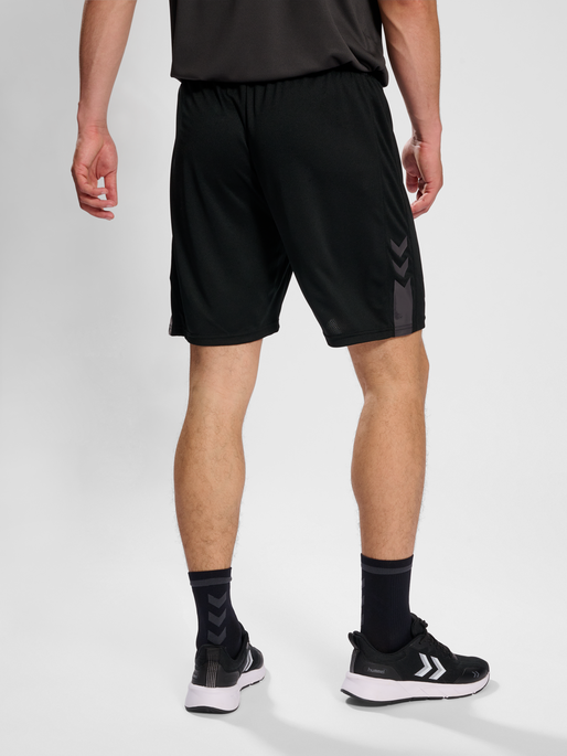 hmlACTIVE PL SHORTS, BLACK, model