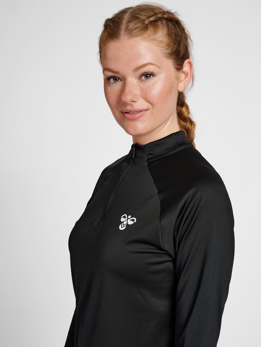 hmlGG12 TRAINING 1/2 ZIP SWEAT WOMAN, BLACK, model