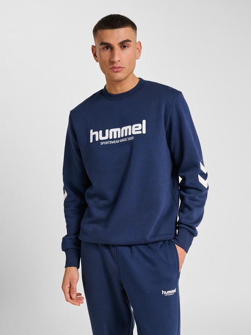 hmlLEGACY 2.0 SWEATSHIRT, DRESS BLUES, model