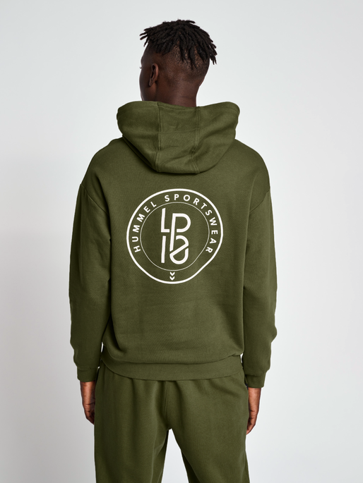 hmlLP10 BOXY SWEAT HOODIE, IVY GREEN, model