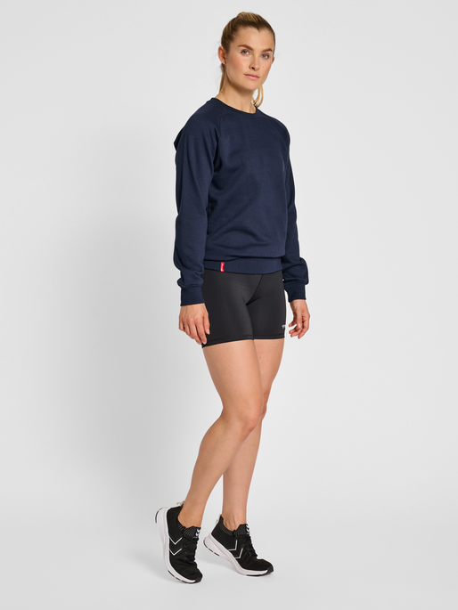 hmlRED CLASSIC SWEATSHIRT WOMAN, MARINE, model