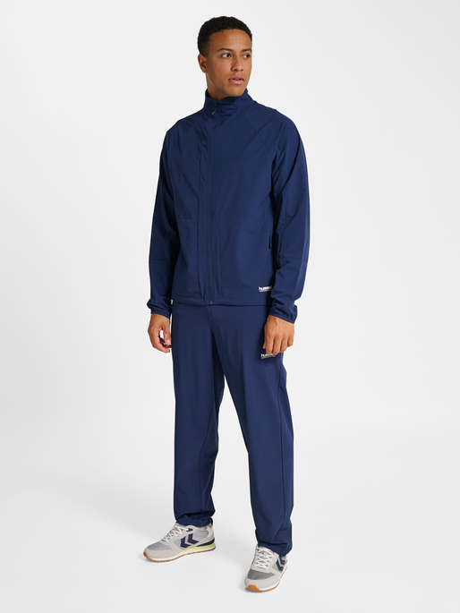 hmlPULSE JACKET, DRESS BLUES, model