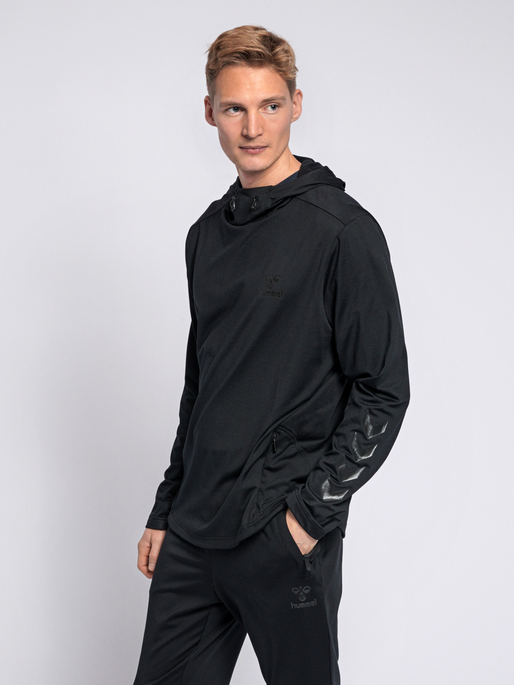 hmlASTON HOODIE, BLACK, model
