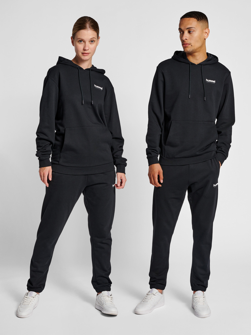 hmlLGC AUSTIN HOODIE, BLACK, model