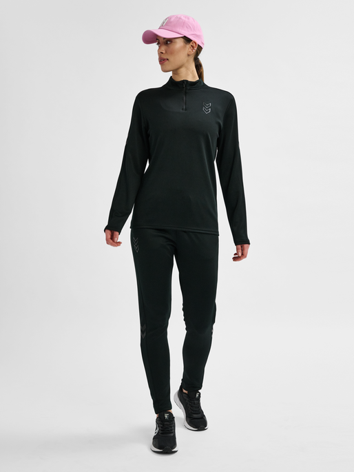 hmlACTIVE PL HALF ZIP WOMAN, BLACK, model