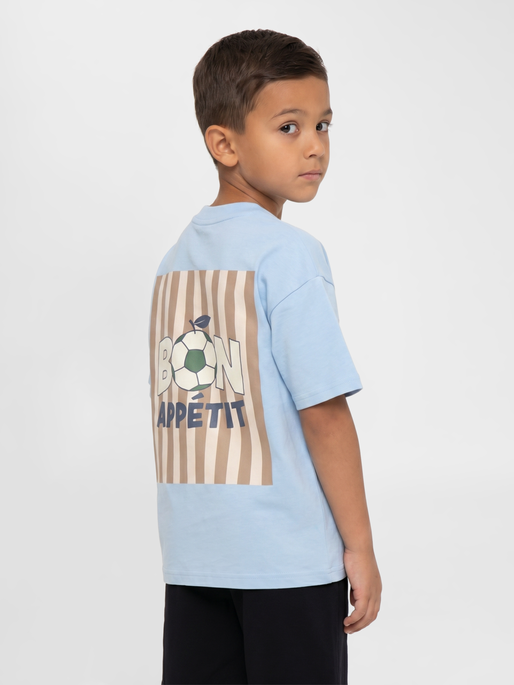 hmlMIO BOXY T-SHIRT S/S, CASHMERE BLUE, model