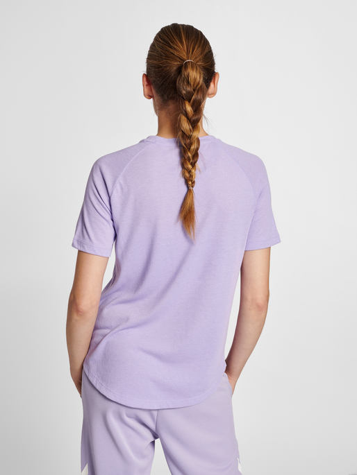 hmlMT VANJA T-SHIRT, LAVENDER, model