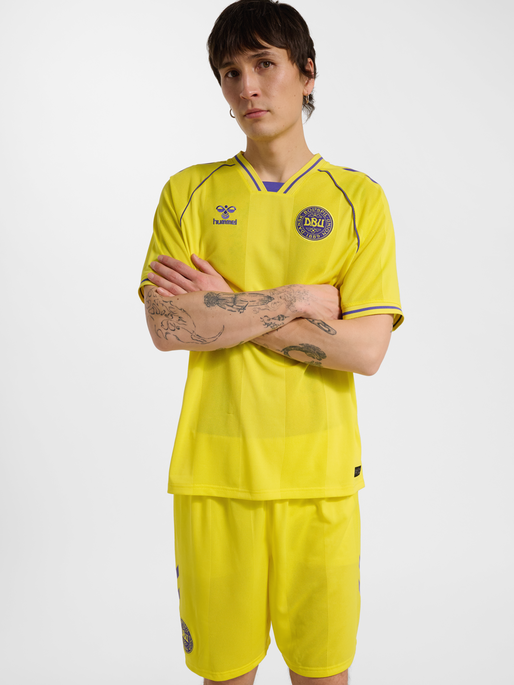DBU 26 GK JERSEY S/S, BLAZING YELLOW, model