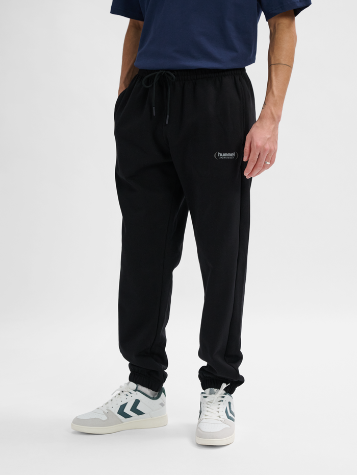 hmlFELIX REGULAR PANTS, BLACK, model
