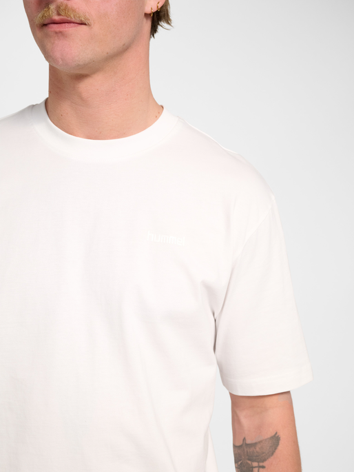 hmlKEEPER LOGO T-SHIRT S/S, WHITE, model