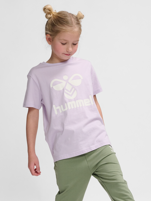 hmlTRES T-SHIRT S/S, ORCHID PETAL, model