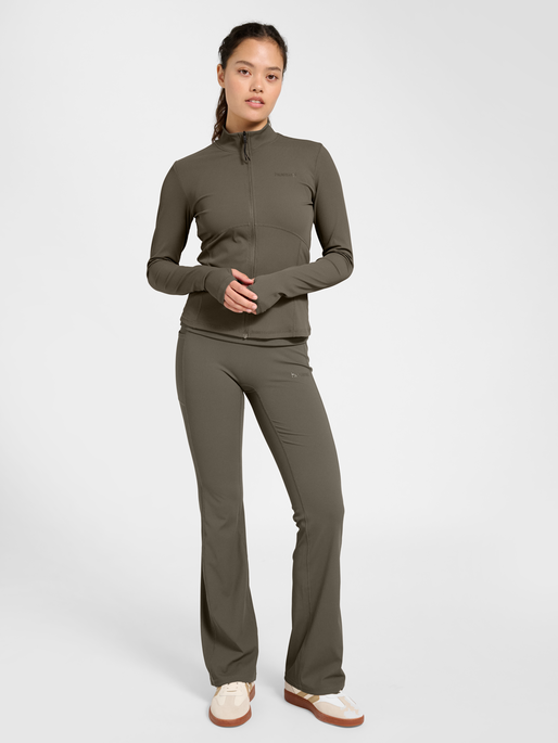 hmlPRIMA W RIB ZIP BLOUSE, MAJOR BROWN, model