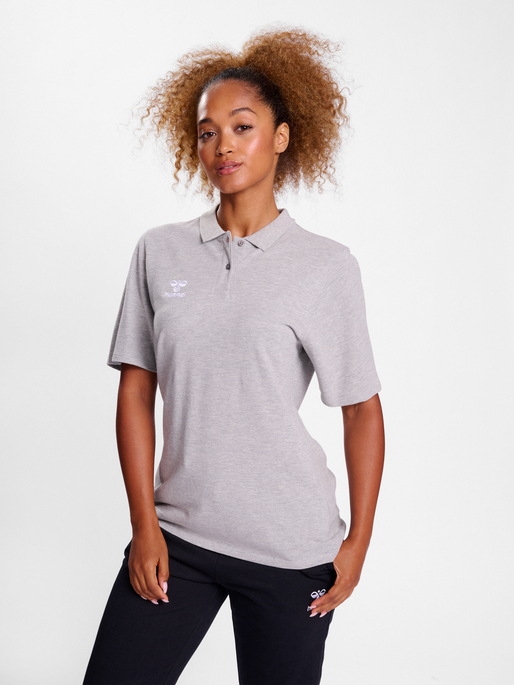 hmlGO 2.0 POLO WOMAN, GREY MELANGE, model