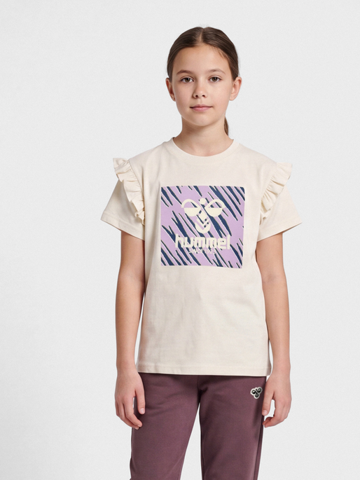 hmlFLOWY RUFFLE T-SHIRT S/S, BIRCH, model
