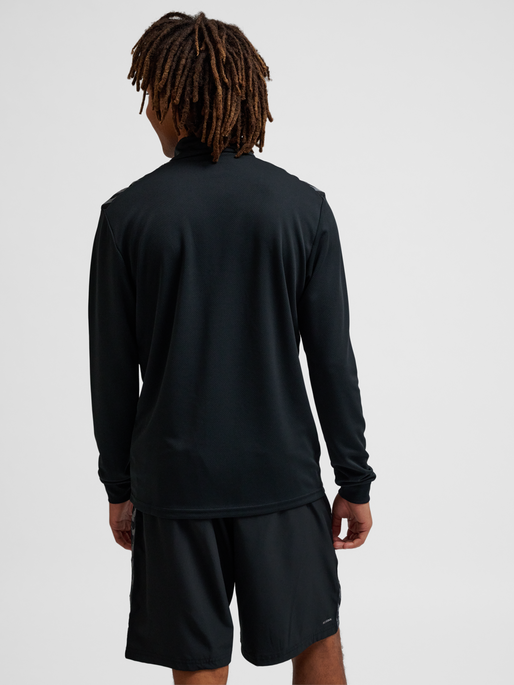 hmlAUTHENTIC HALF ZIP SWEAT, BLACK, model