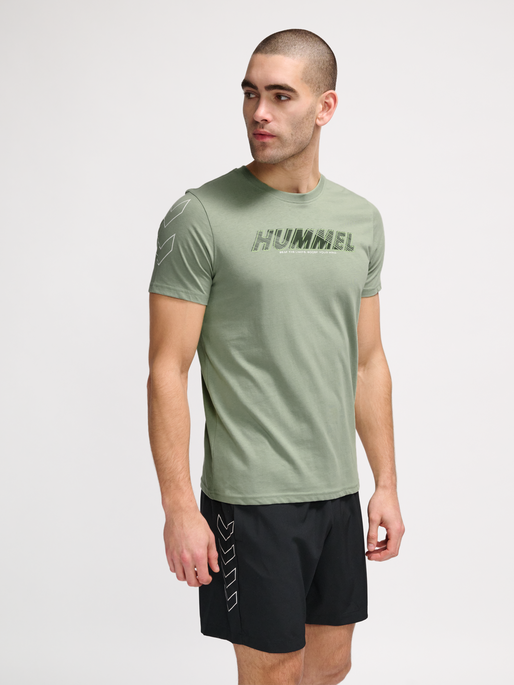 hmlTE EFFORT COTTON T-SHIRT, SEAGRASS, model