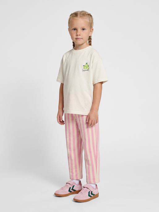 hmlMIO BOXY T-SHIRT S/S, PINK LADY, model