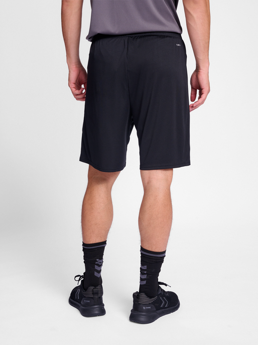 hmlESSENTIAL SHORTS, BLACK, model