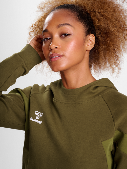 hmlTRAVEL SWEAT HOODIE WOMAN, MILITARY OLIVE, model