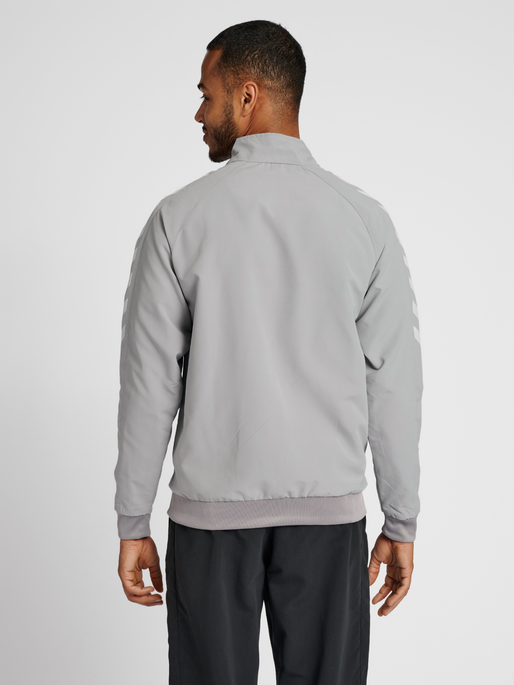 hmlGG12 TRACK JACKET, ALLOY, model