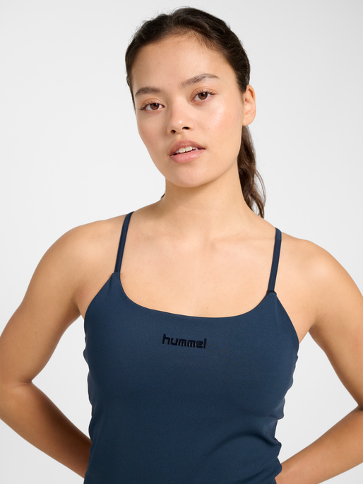 hmlPRIMA BUILT IN SUPPORT TOP, DRESS BLUES, model